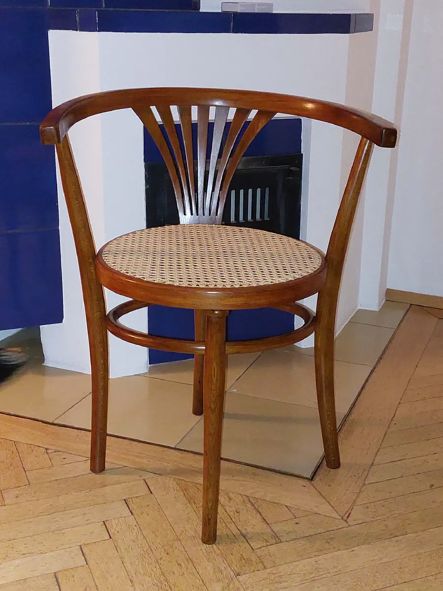 Bugholzsessel mit rundem Sitz aus Wiener Geflecht